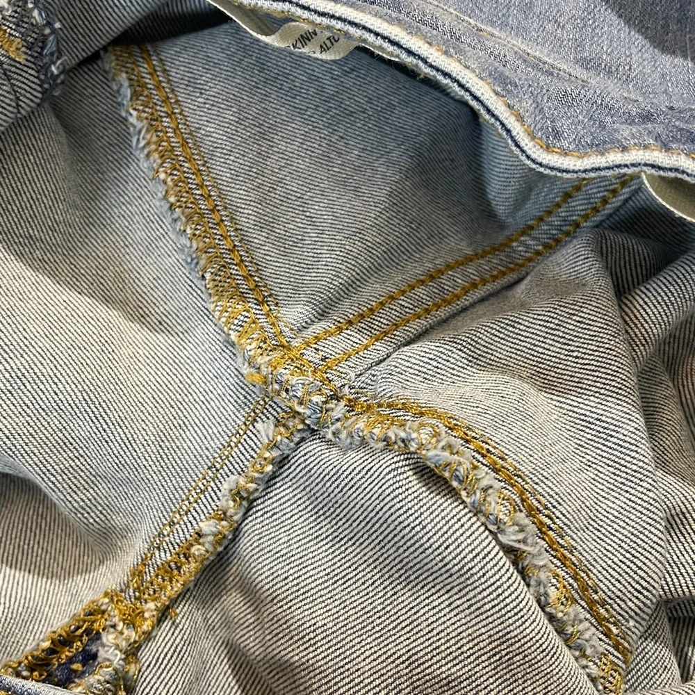 Universal Thread WOMENS SIZE 6/28R Blue High Rise SKINNY DISTRESSED JEANS